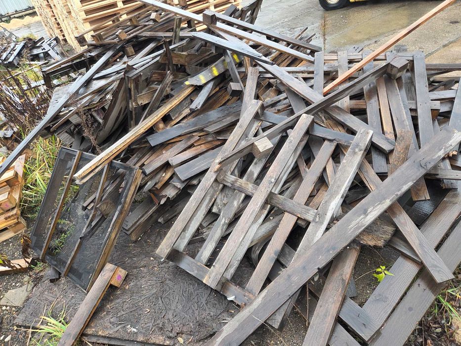 Opał, deski, drewno opałowe za darmo