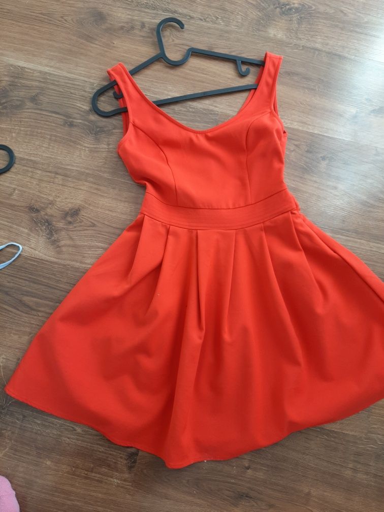 Czerwona sukienka xs