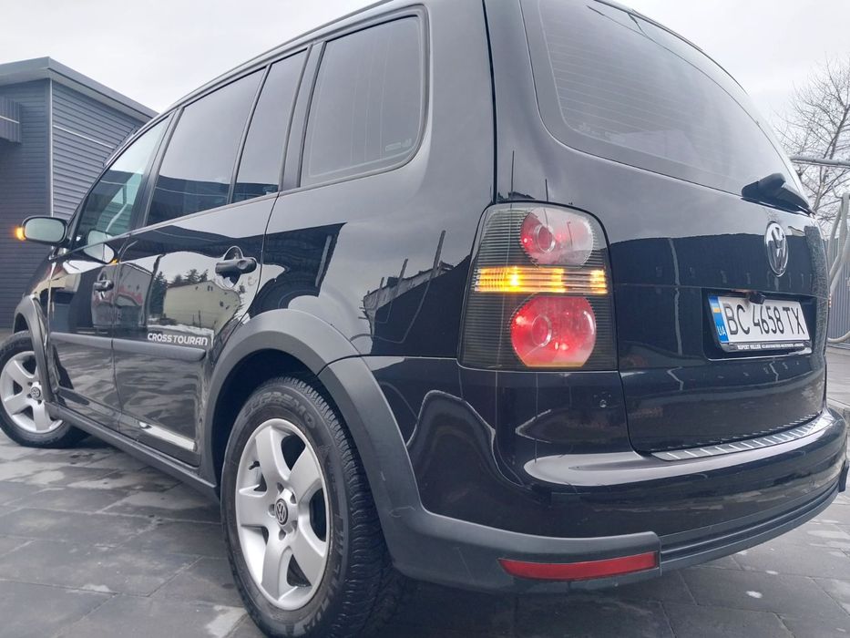 Volkswagen Tauran CROSS. 2.0 TDI