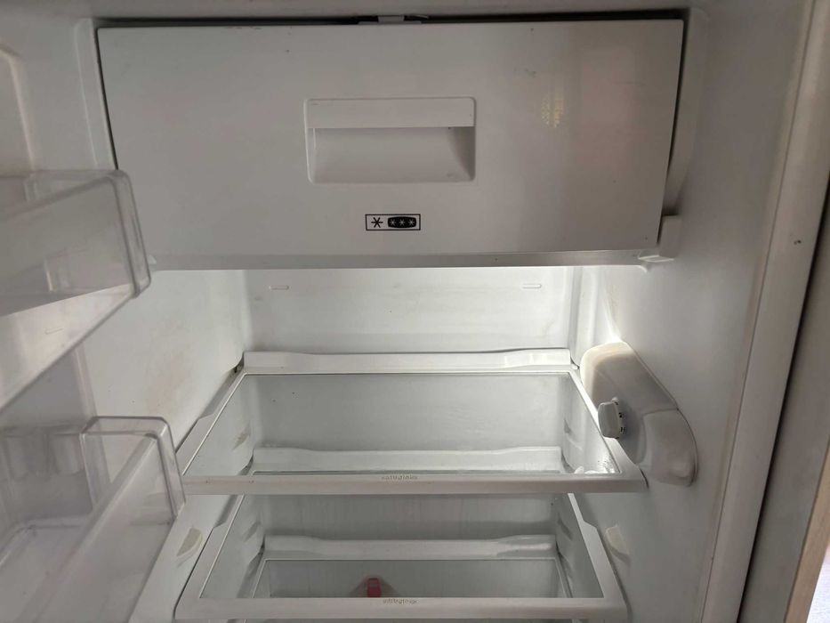 Lodówka do zabudowy, Whirlpool 192 l