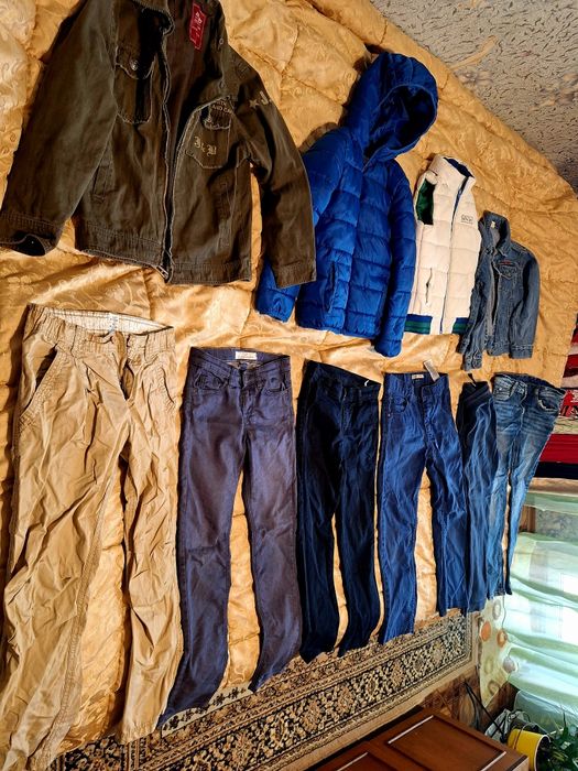 Продам пакет одягу на хлопчика 6-8 років.