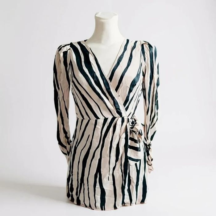 Zara kopertowa sukienka zebra xs