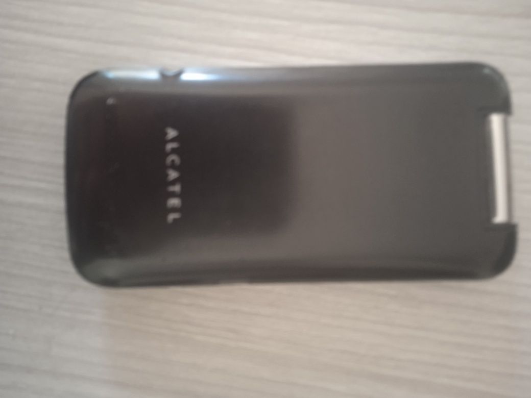 Telemóvel "Alcatel" de 2 cartões
