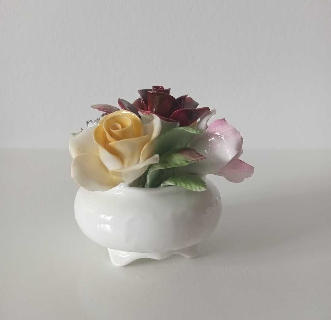 Bukiet porcelanowych kwiatów