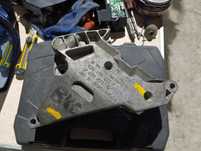 Кронштейн подушки двигателя правый VW Golf 05-14 Caddy 3 Touran 1