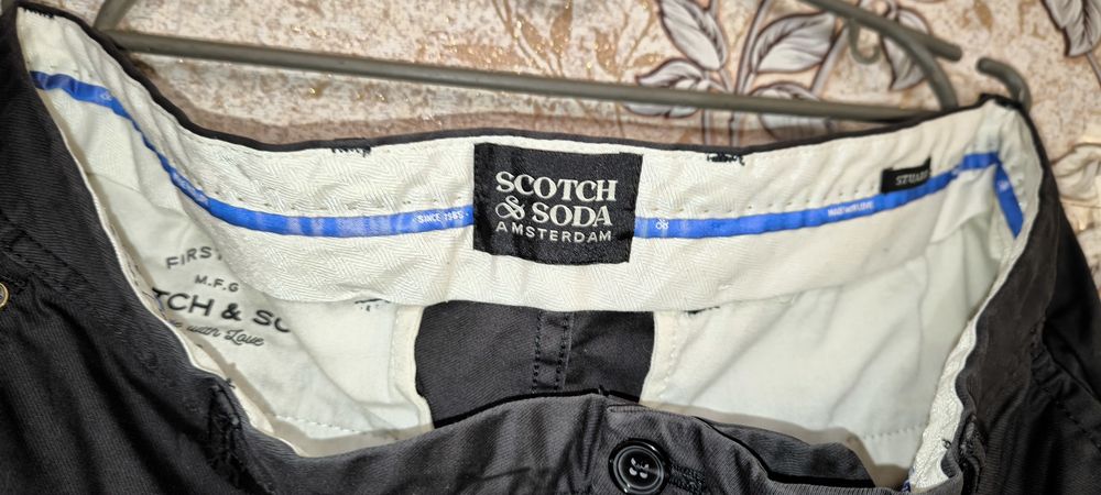 Брюки - чинос Scotch & Soda Stuart.