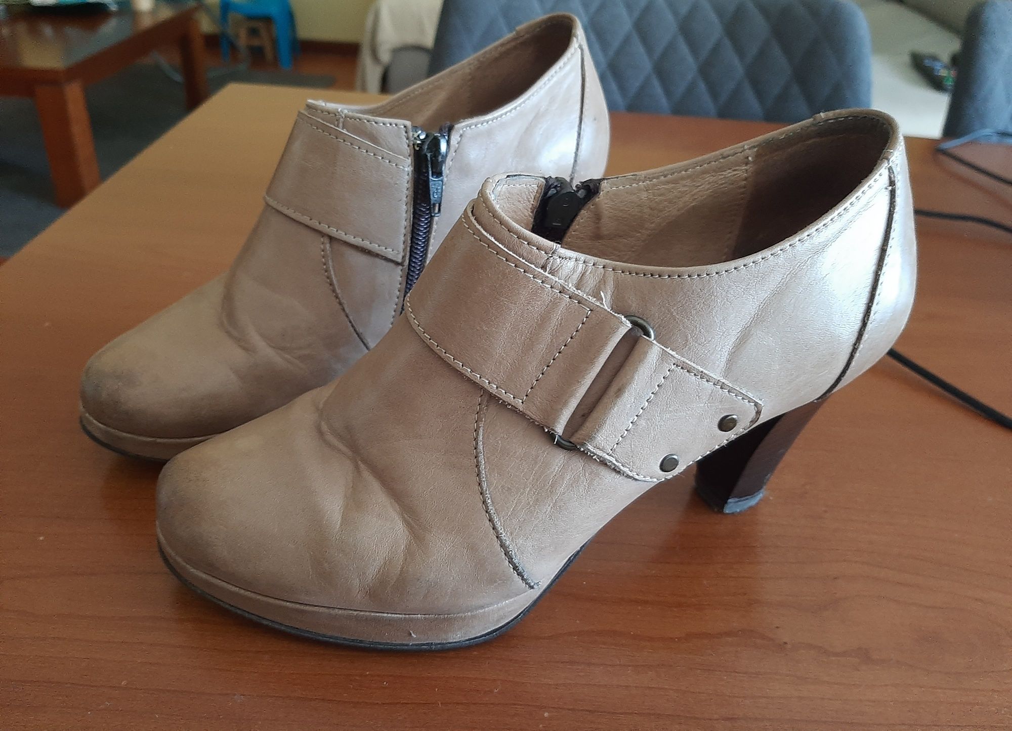 Sapatos botins beje 36