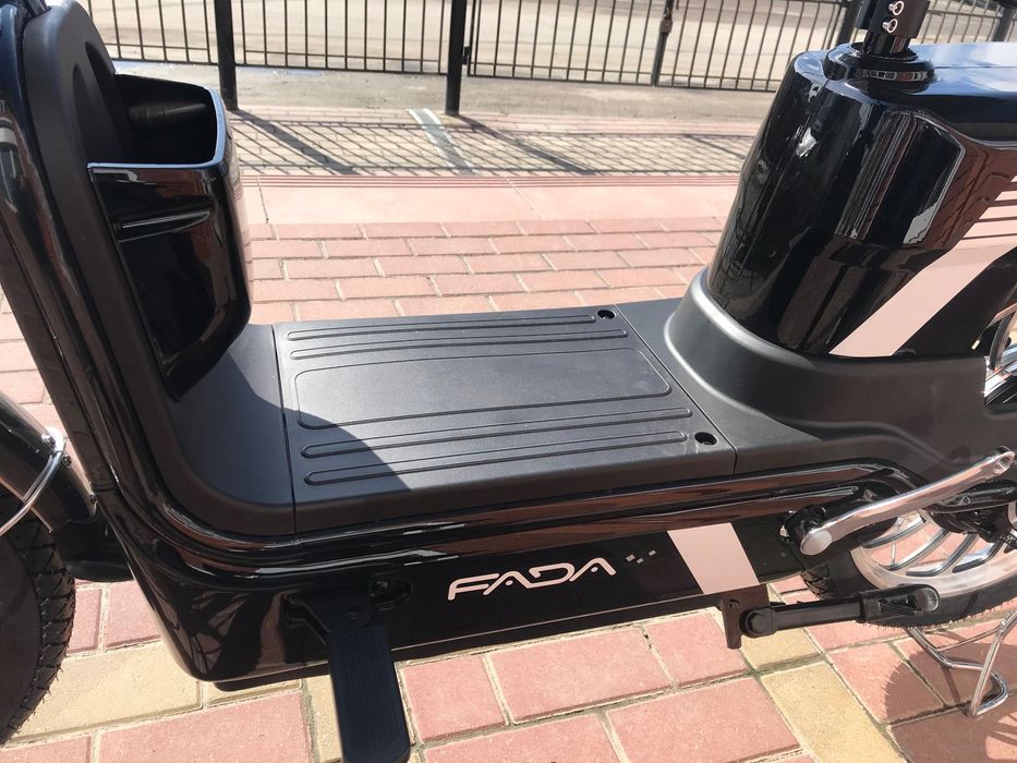 Електроскутер електровелосипед  fads