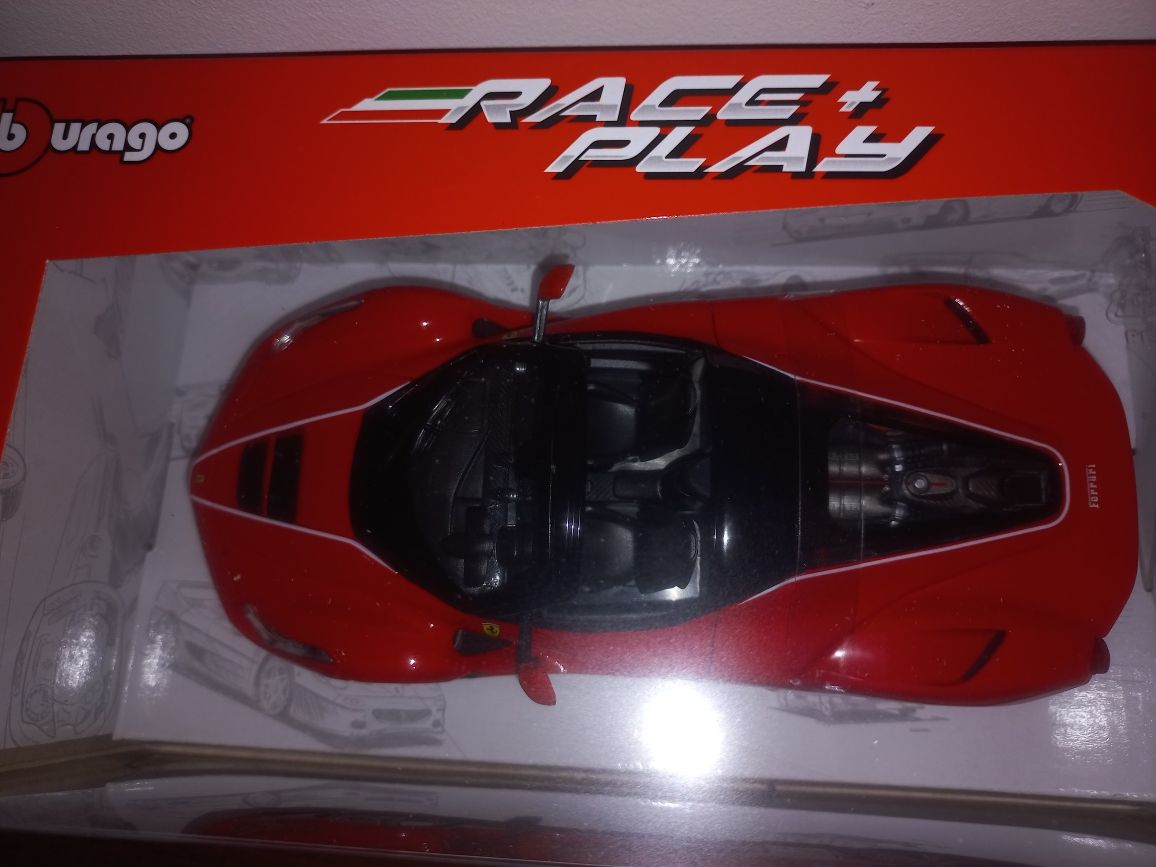 Bburago Laferrari Aperta, skala 1:24