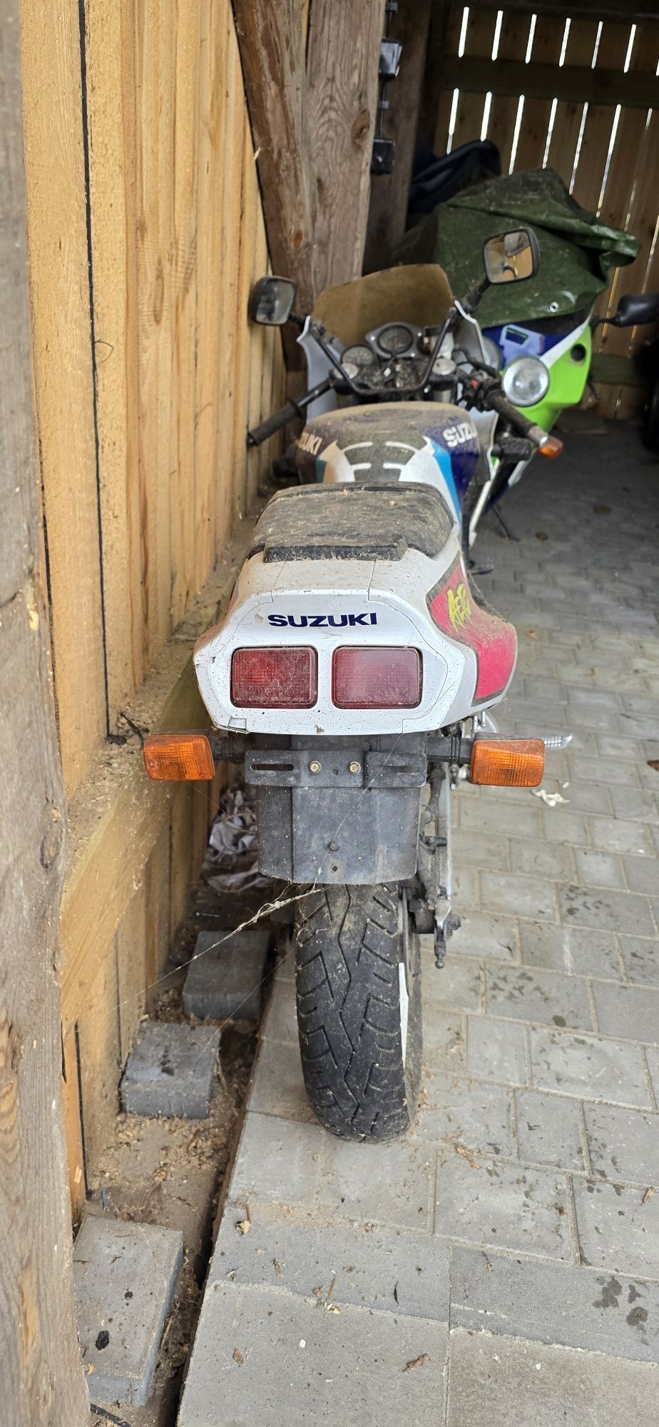 Suzuki rg 125 f projekt