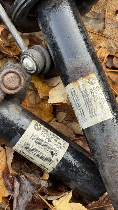Передні Стойки Стійки БМВ E46 оригінал червоні мітки стойки пружина