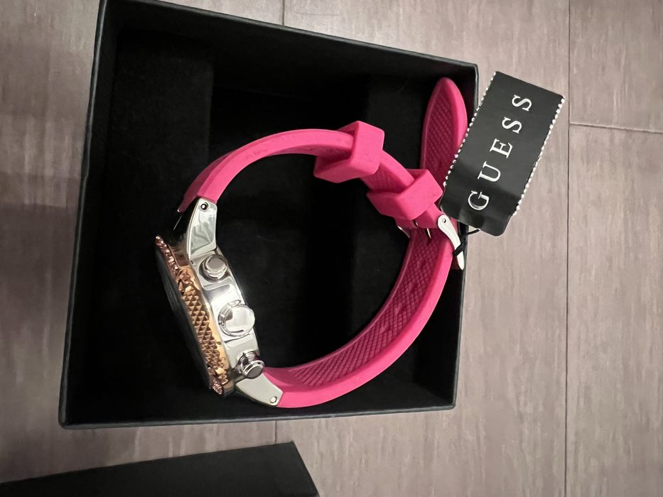 Zegarek damski Guess W0773L3