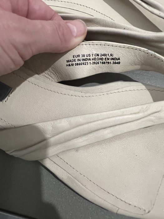 Шльопанці шкіряні H&M 38 розмір