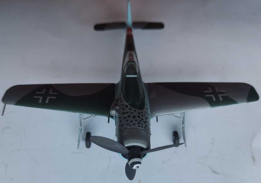 Własnoręcznie wykonany model samolotu Focke-Wulf Fw-190D-9 "Langnasen"