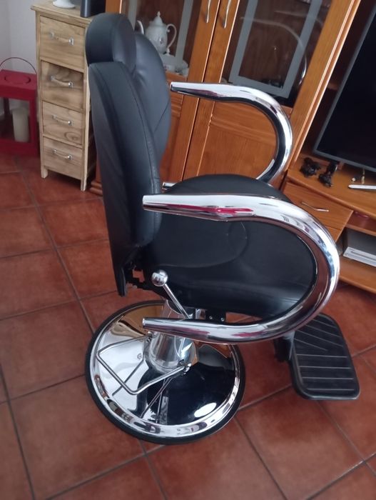 Cadeira de barbeiro como nova