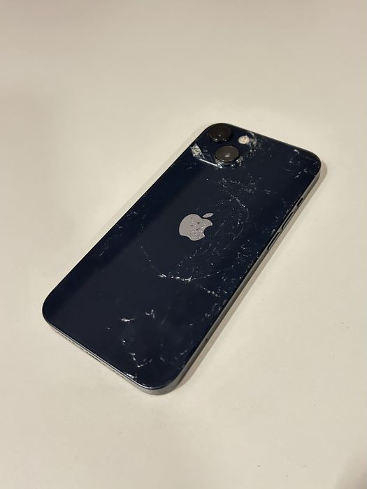 iPhone 13 cor meia-noite