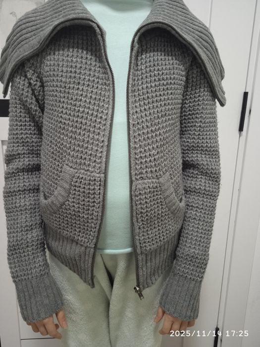 Кофта светр на блискавці сіра