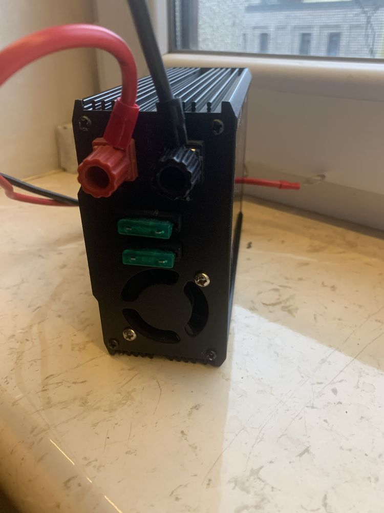 інвертор 12/220V потужність до 600W