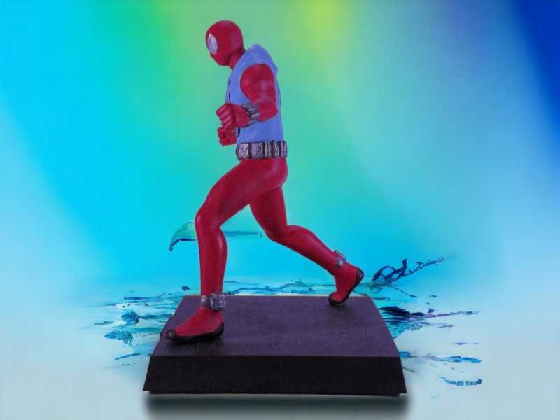 Figura inspirada em Scarlet Spider da Marvel