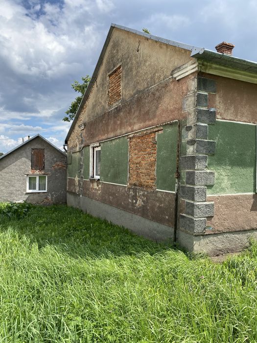 Ділянка 14 соток у Зубрі з будинком під реконструкцію