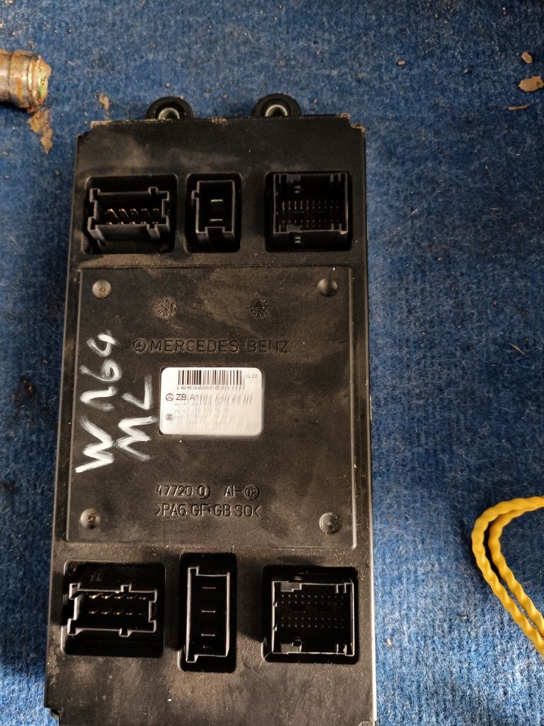 Moduł SAM ML GL W164 X164 W251 Moduł komfortu Przedni Wysyłka