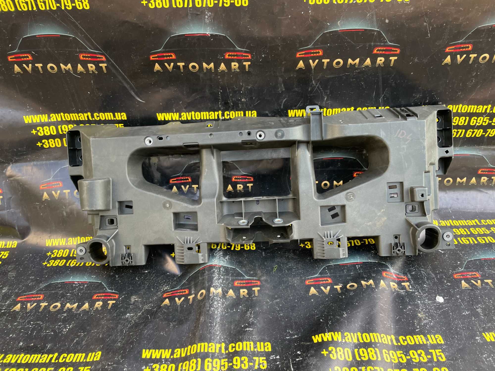 Панель передня Volkswagen ID.4 2019р- телевизор VW ID4 11A805563H