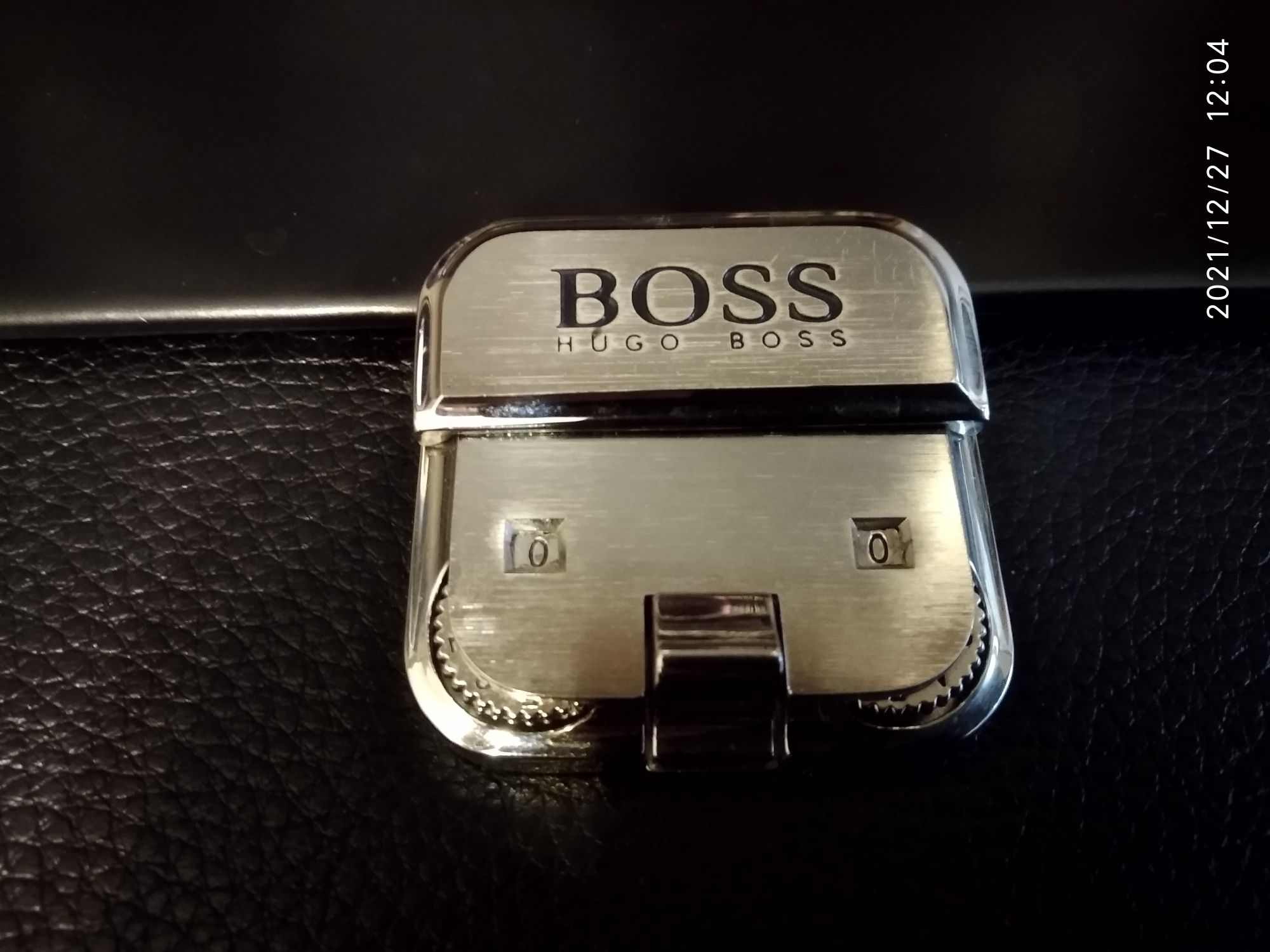 Кожаный портфель Boss для босса.