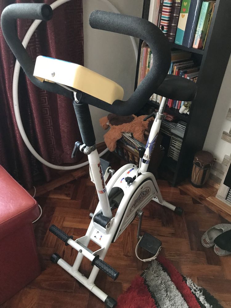 Vendo bisicleta estática. Oeiras