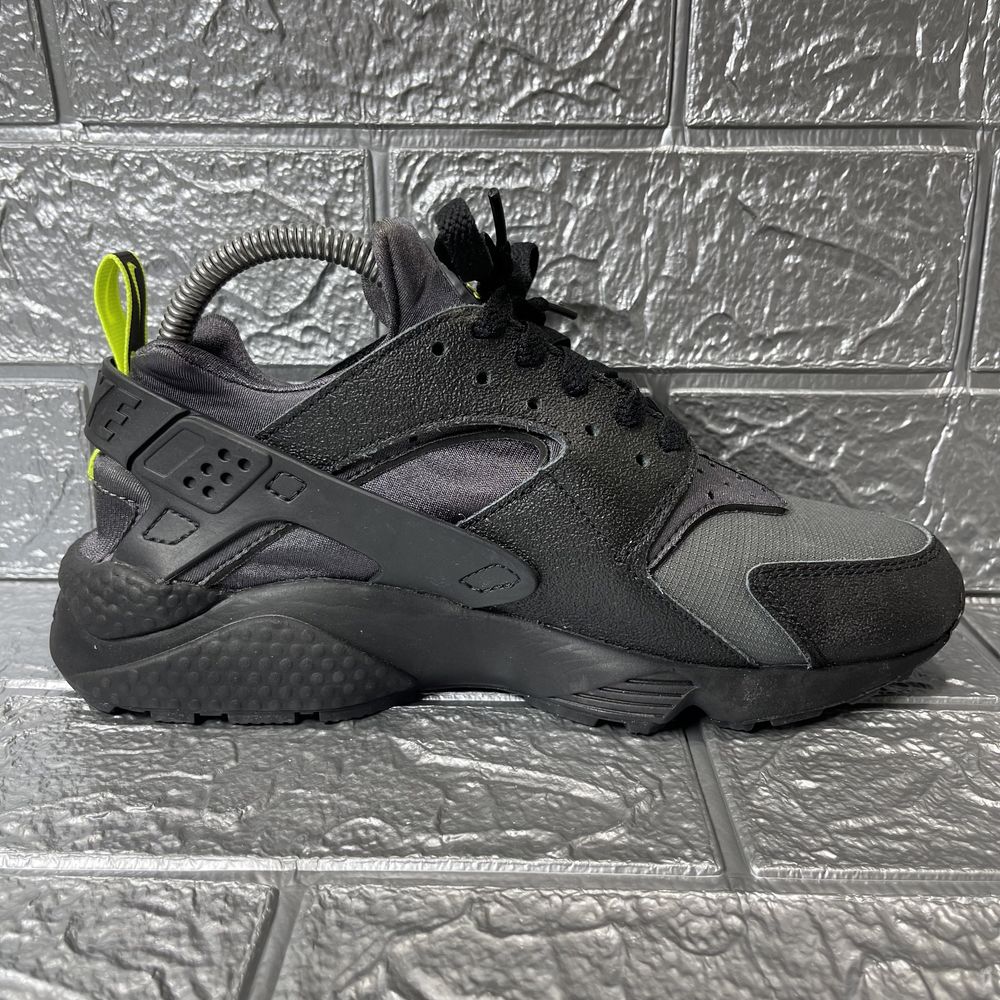 Чоловічі кросівки Nike Huarache Run Black DZ5632-001