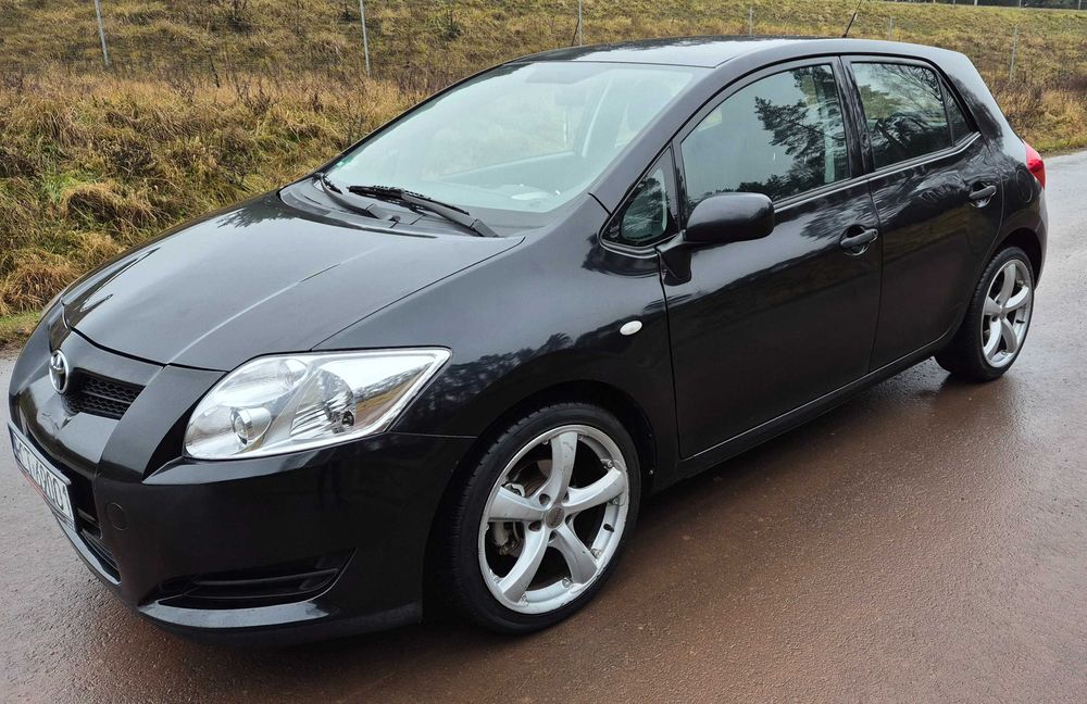 Toyota Auris 1.4 D4d diesel Zadbana Opłaty a4 a3 golf corsa polo yaris
