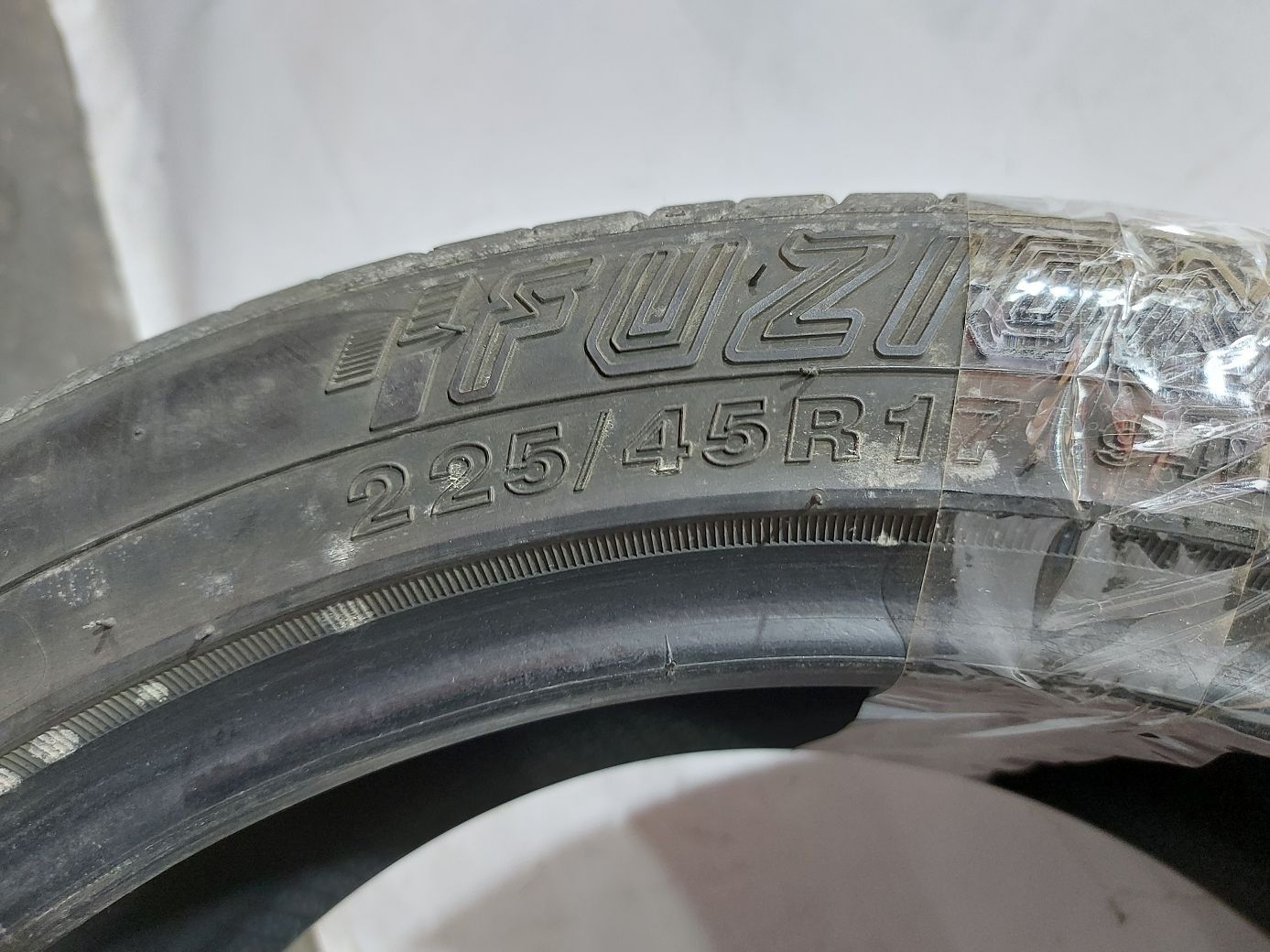 Резина Fuzion UHP Sport 225/45R17  (22545 R17)