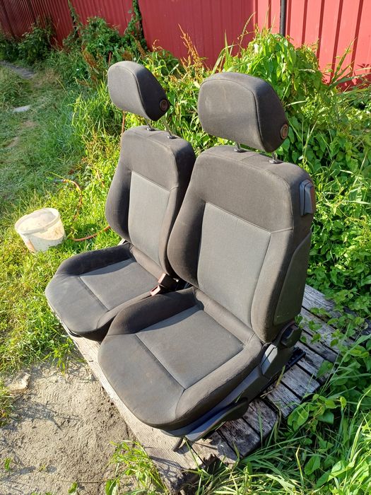 Opel astra H купе пепедні сідушки сидіння крісла
