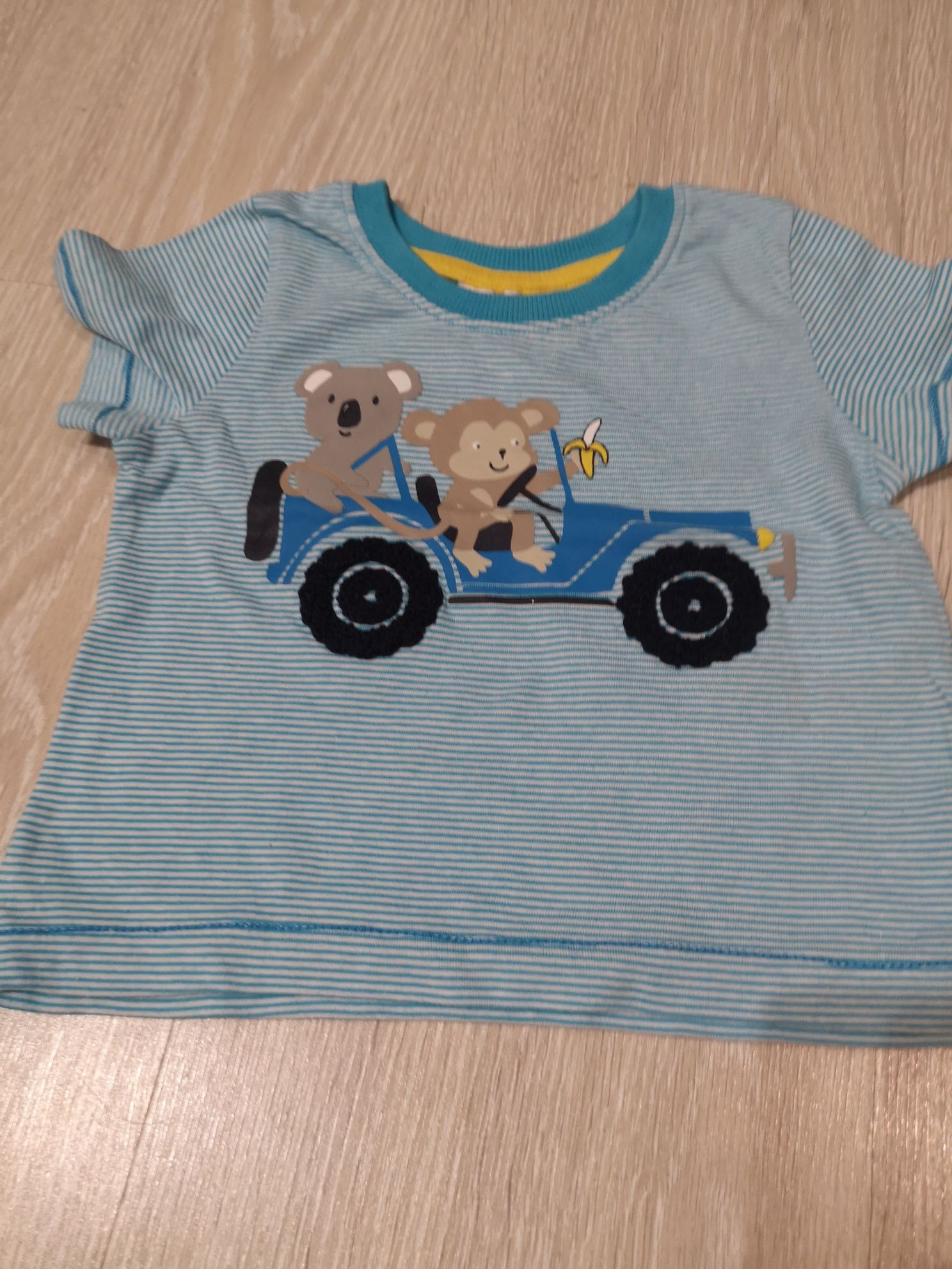 Komplet letni r. 74 spodenki T-shirt