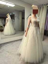 Wyjątkowa suknia ślubna z kryształkami Swarovskiego