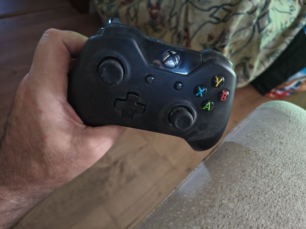 Consola x box One em muito bom estado