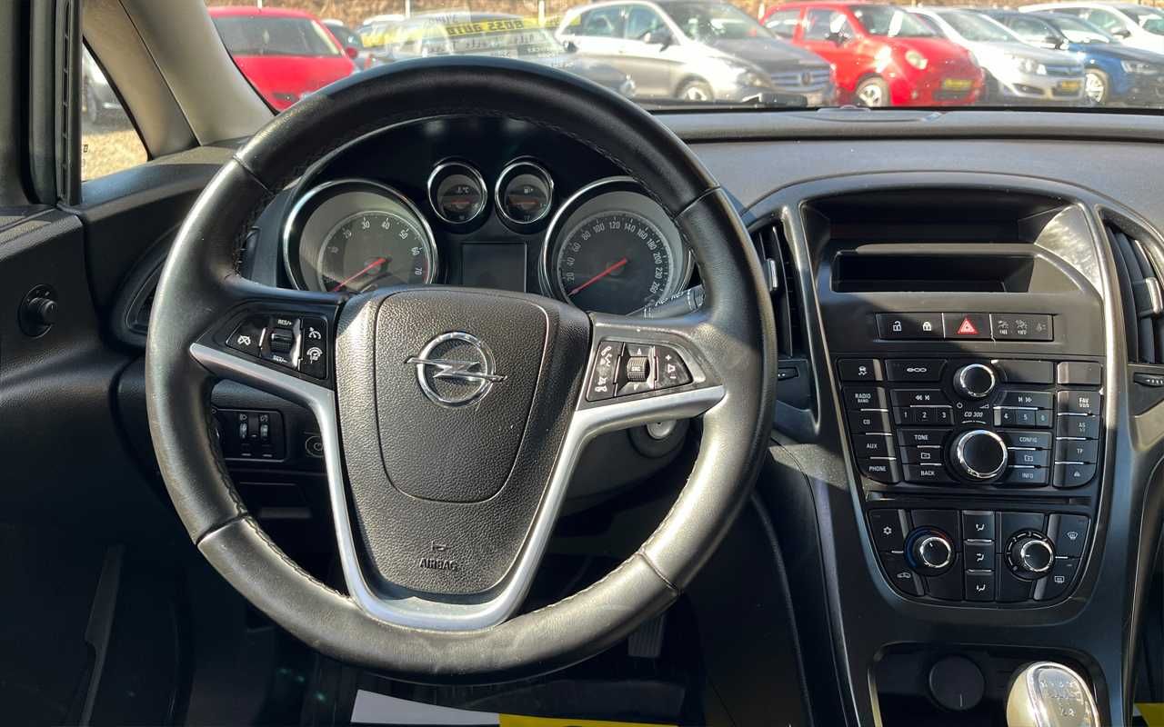 Opel Astra Sports Tourer 2014