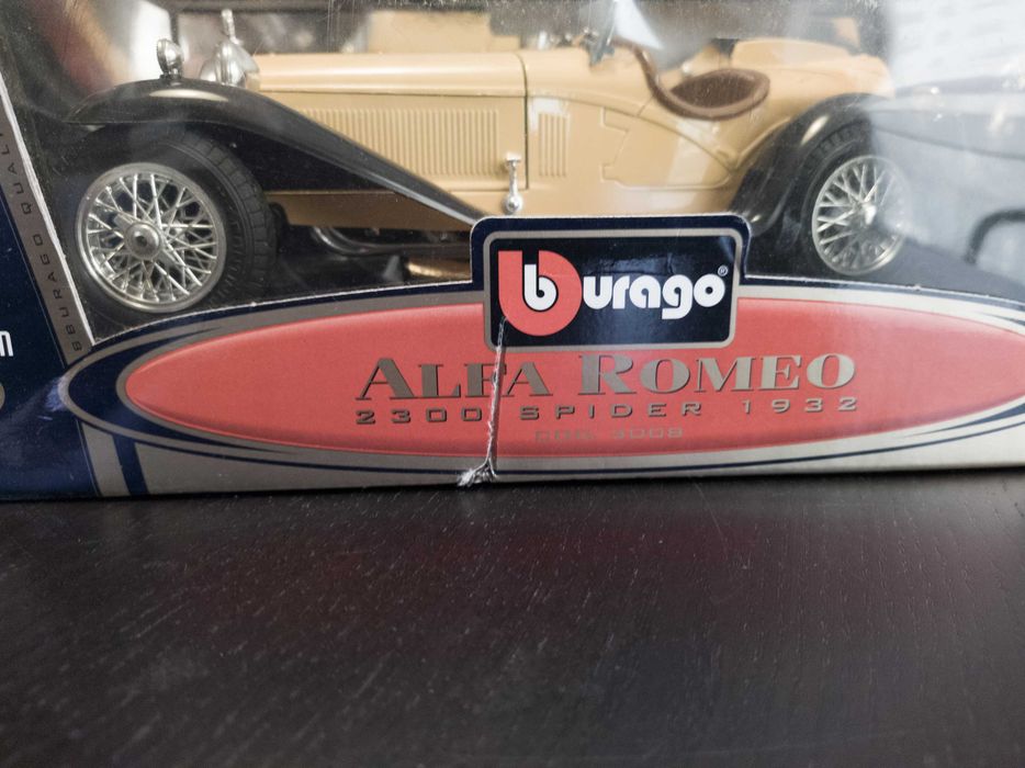 Miniatura burago Alfa Romeo 2300 Spider 1932 1/18