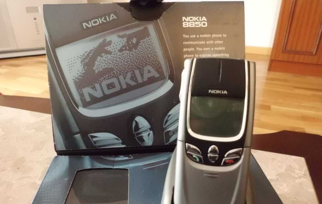 Nokia 8850 (+ Carregador Secretária 8850 + Cd Instalação)