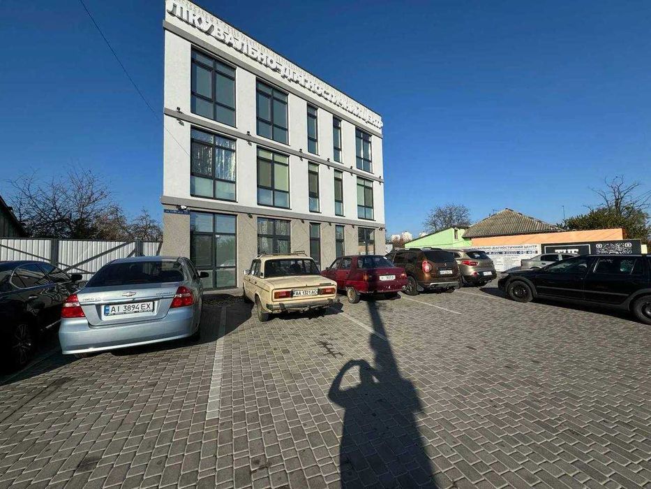 Без% Фасад торгове комерційне приміщення будівля з орендарем