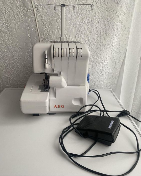 оверлок AEG Німецкий