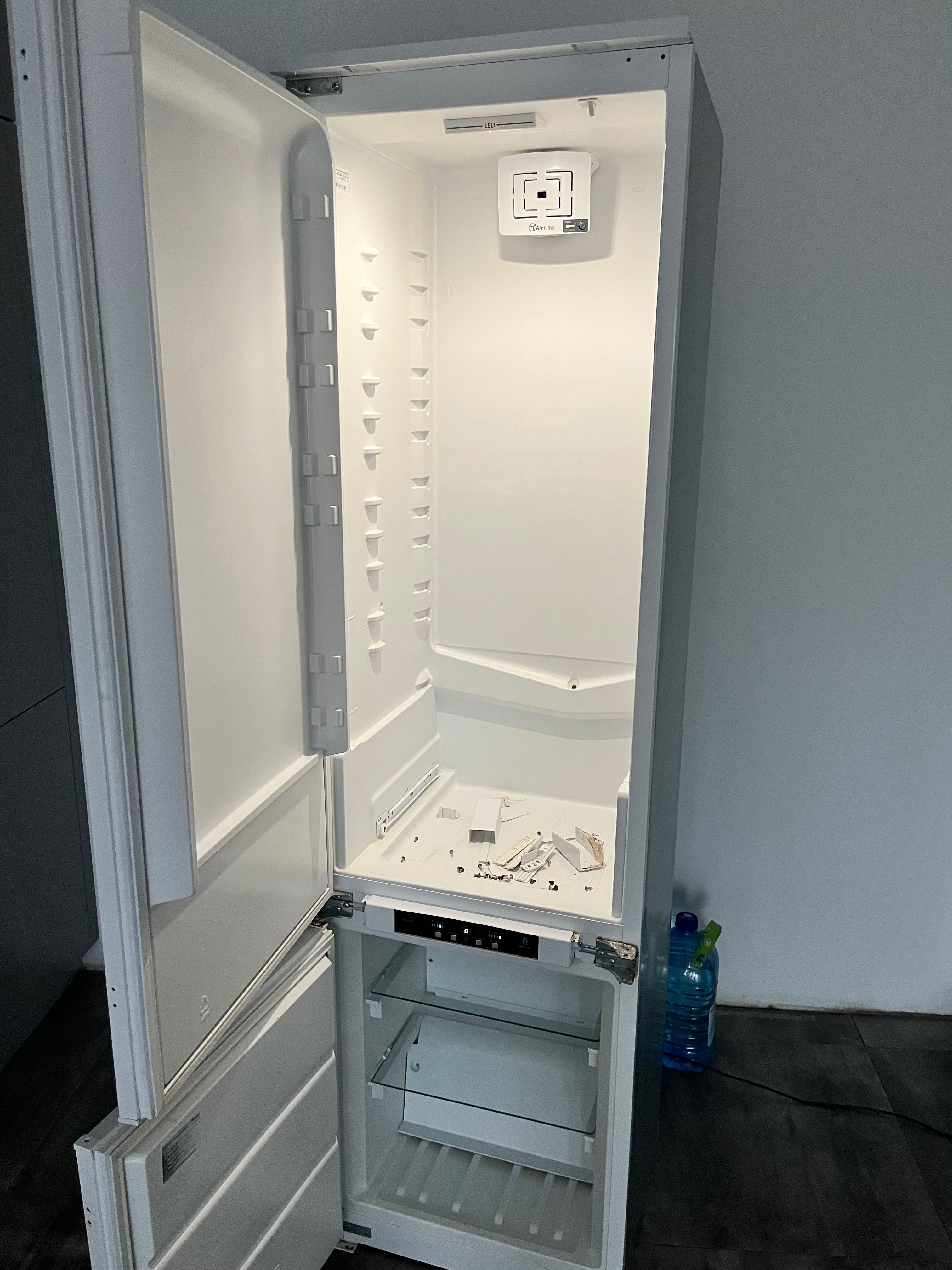 Холодильник встроенный  Whirlpool ART 963/A+/NF