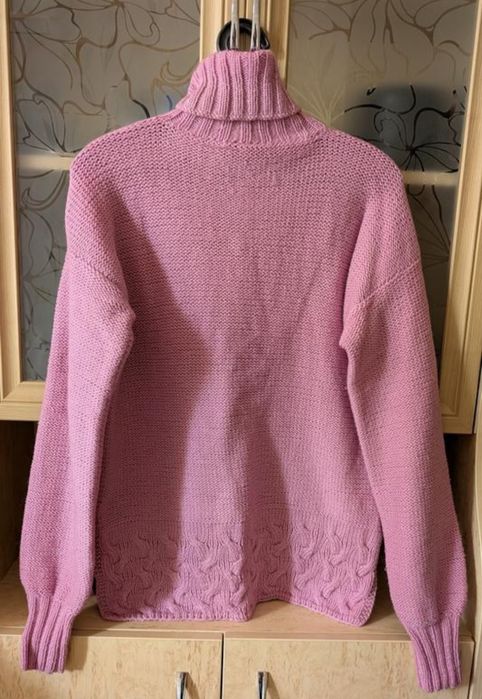 Теплий светр, ручна робота