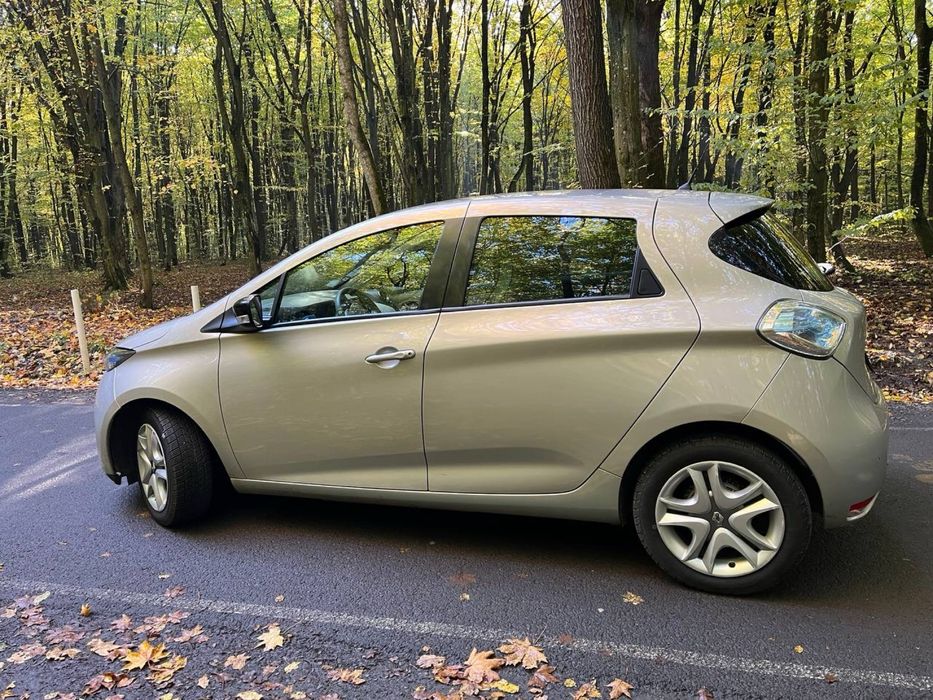 Renault zoe 41kwh 2017р запас ходу 300км