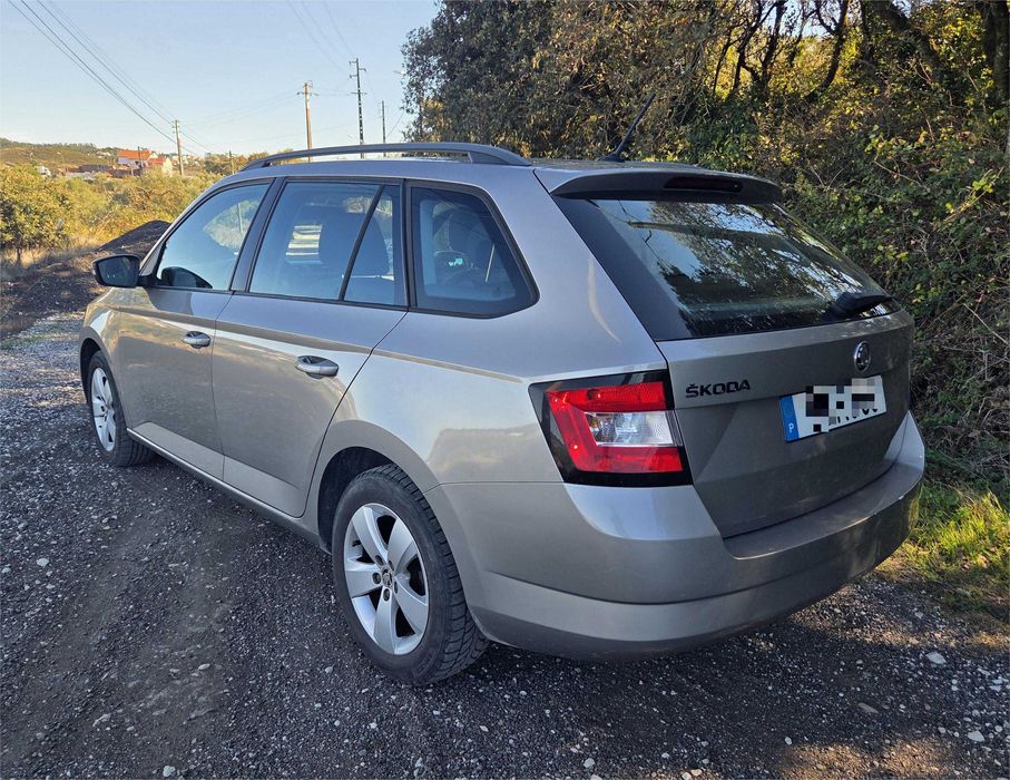 Skoda Fabia Break 1.4 TDI Livro de revisões completo