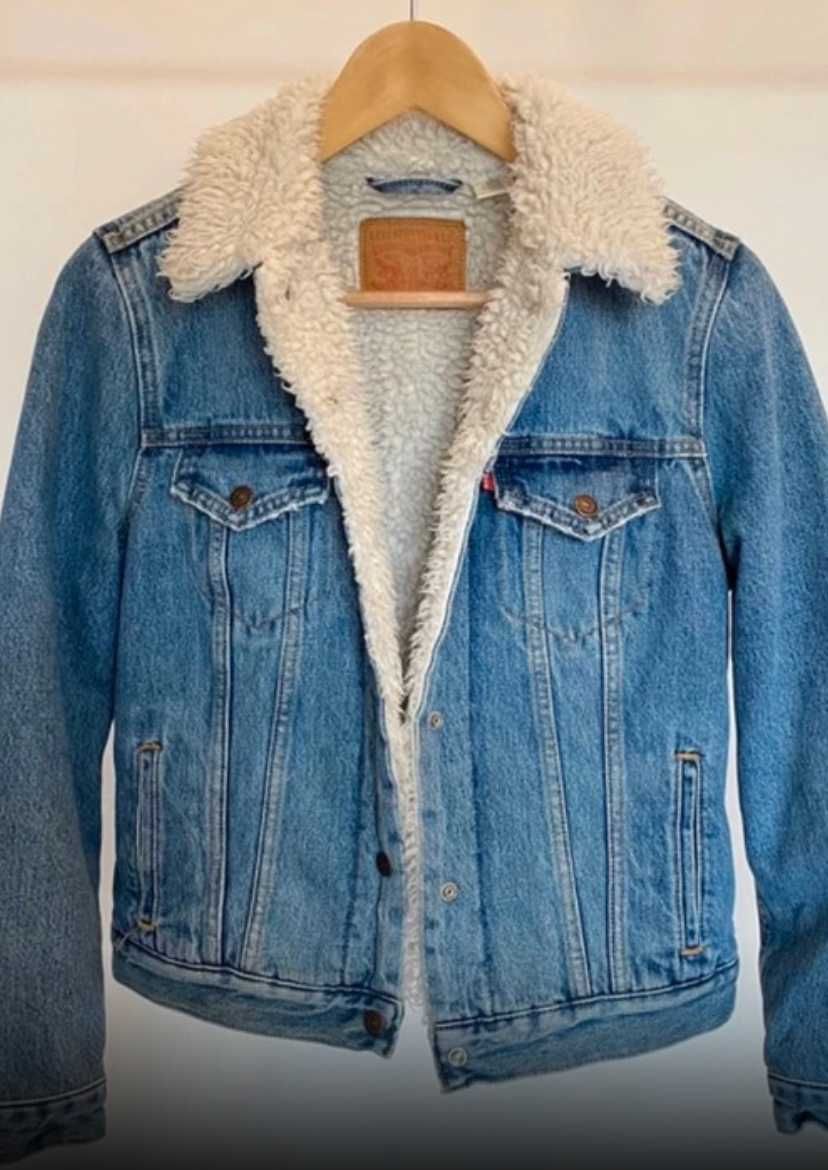 Damska kurtka dżinsowa z kożuchem Levi’s sherpa Trucker Jacket W jeans