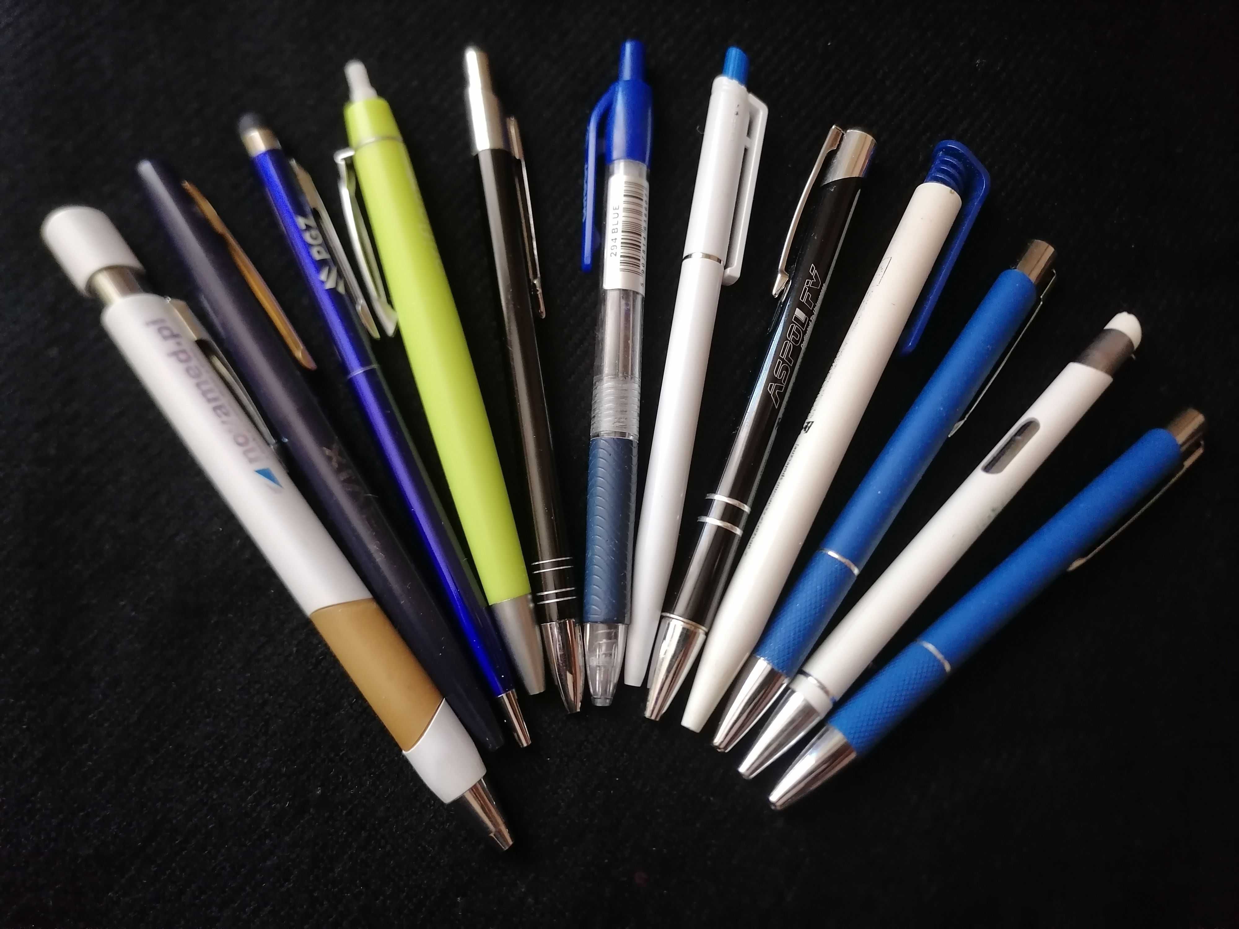 Długopisy.Zestaw długopisów kolekcja 12 sztuk.