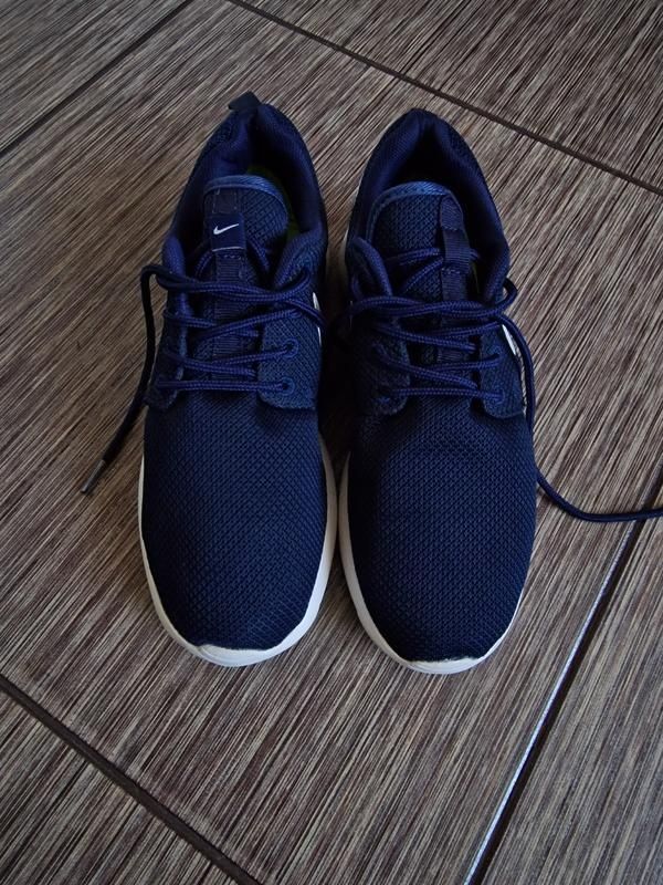 Стильні, легкі кросівки Nike Roshe One , оригінал
Розмір uk 5.5, eur 3