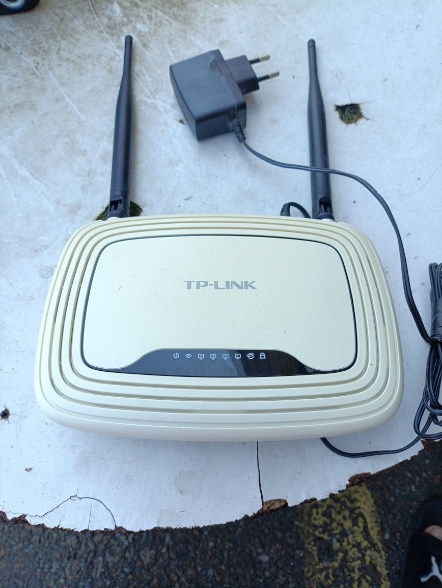 Роутер tp- link.