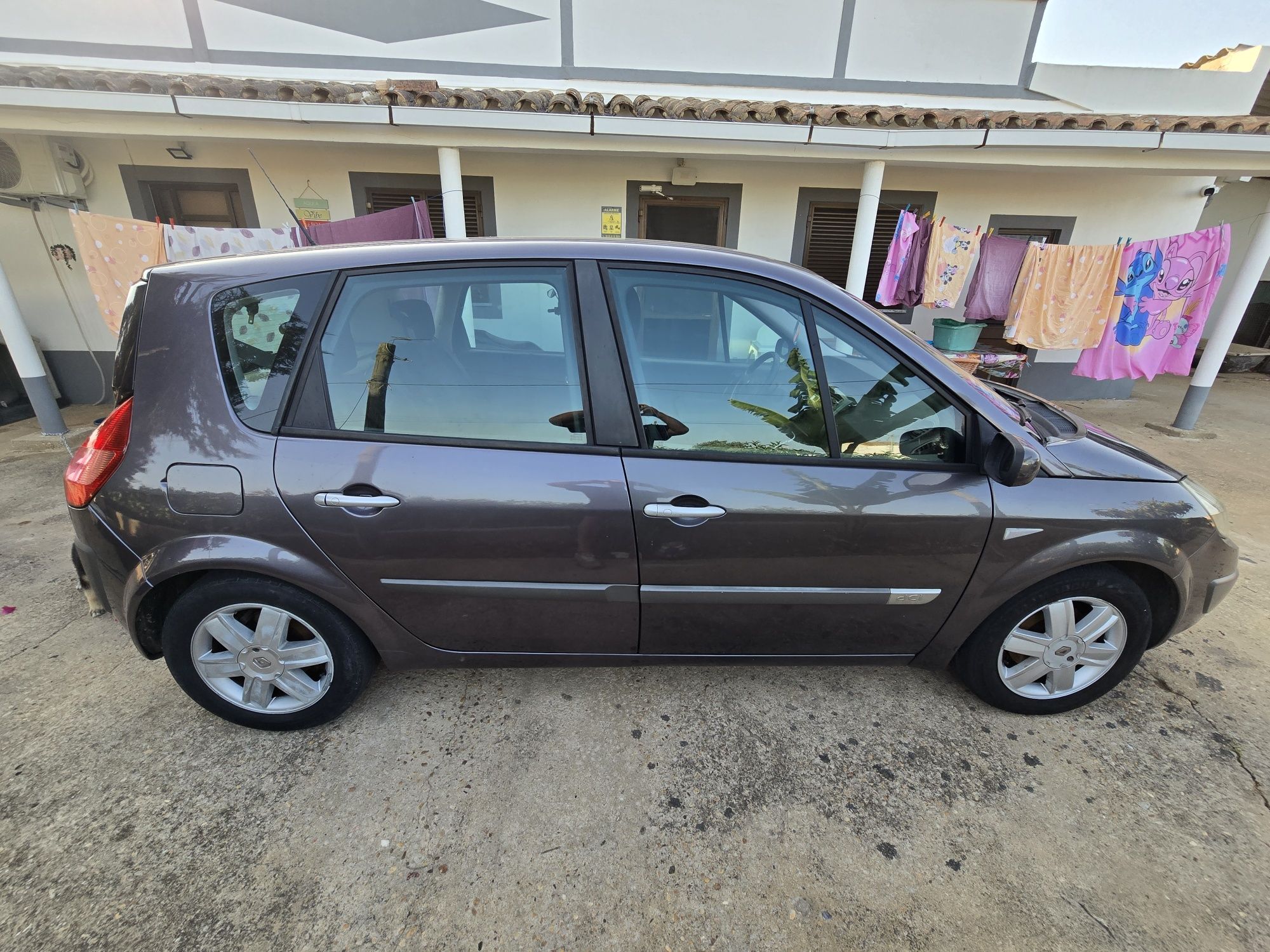 Renault Scénic 1.5 dCi 100cv – 129.000 km | Ar Condicionado