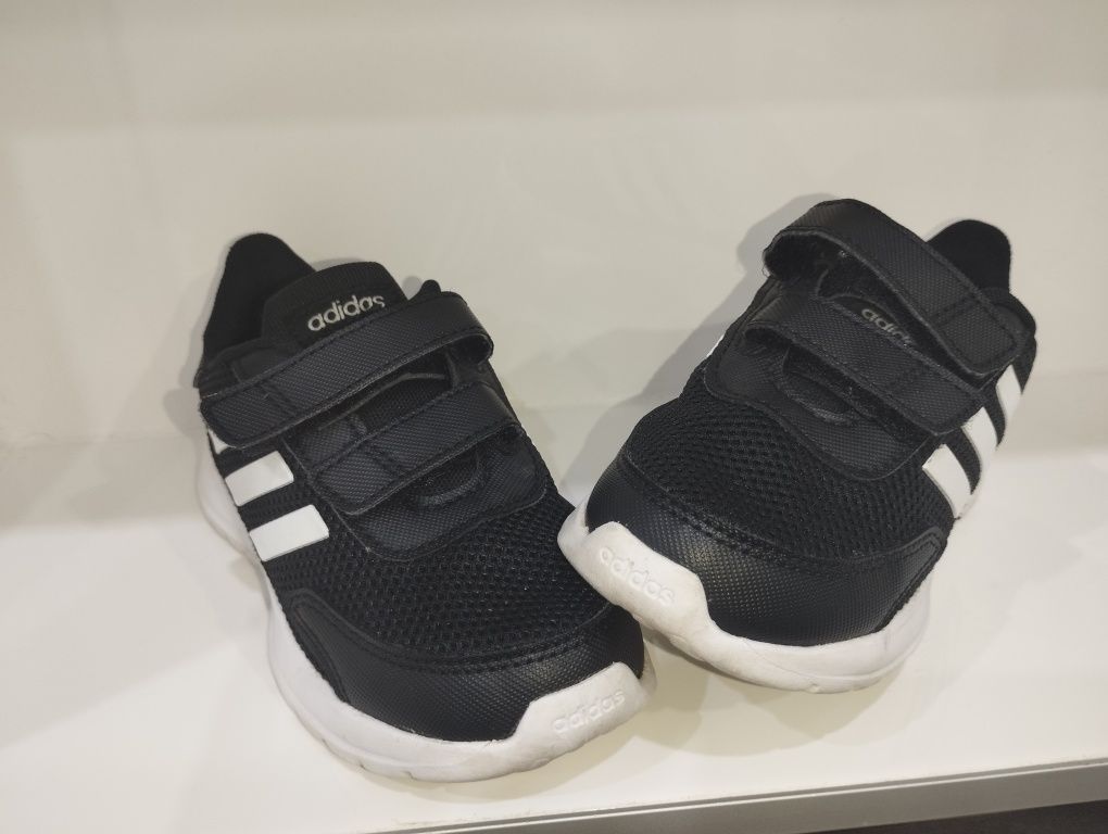 Buty chłopięce adidas r.26